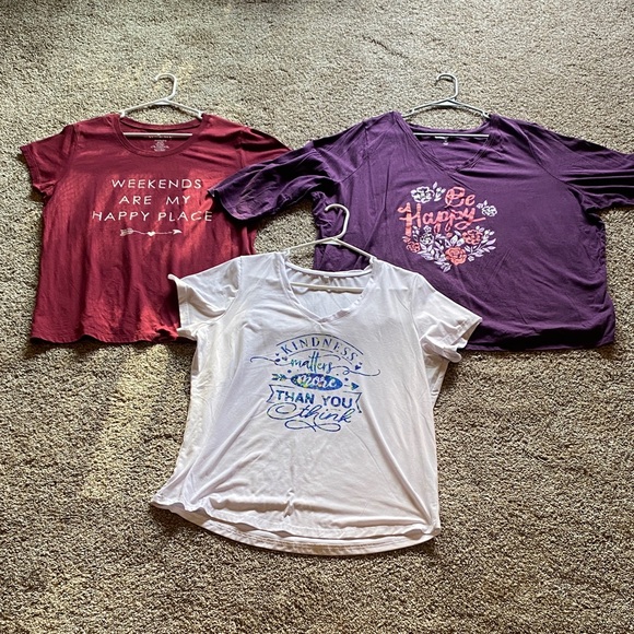 Tops - 🖤 3 Graphic Tees - Burgundy, Purple & White